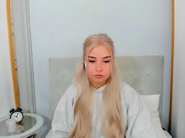 Live sex webcam photo for KristyQueen #291068308