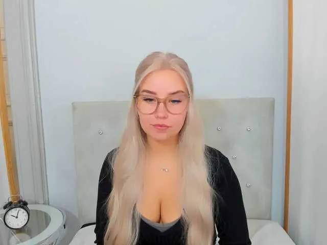 Live sex webcam photo for KristyQueen #291075603
