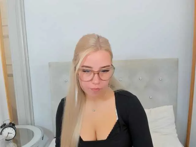 Live sex webcam photo for KristyQueen #291142922