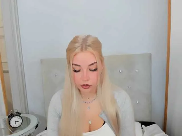 Live sex webcam photo for KristyQueen #291157817