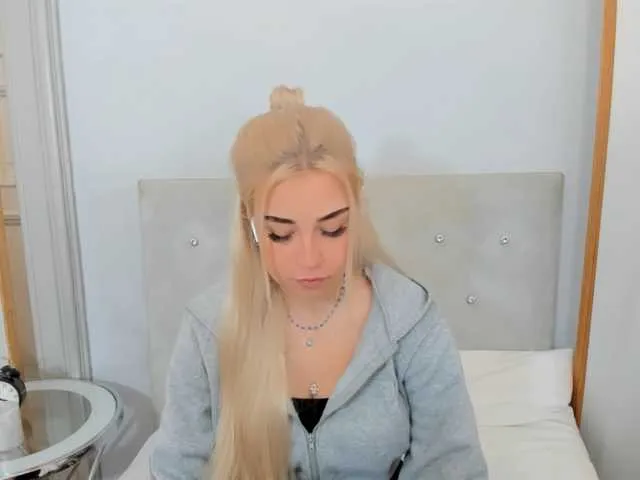 Live sex webcam photo for KristyQueen #291177175