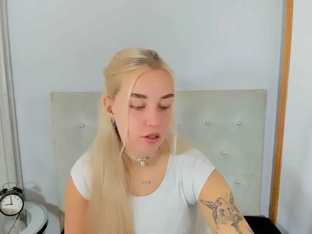 Live sex webcam photo for KristyQueen #291243517