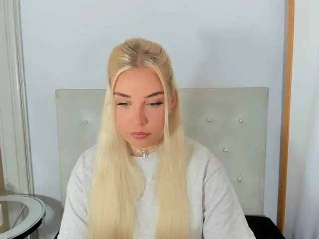Live sex webcam photo for KristyQueen #291283466