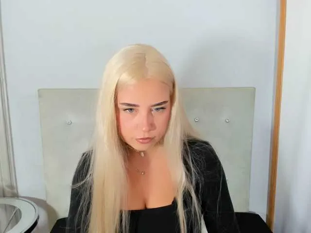 Live sex webcam photo for KristyQueen #291336979