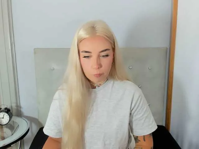 Live sex webcam photo for KristyQueen #291351285