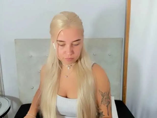 Live sex webcam photo for KristyQueen #291358094