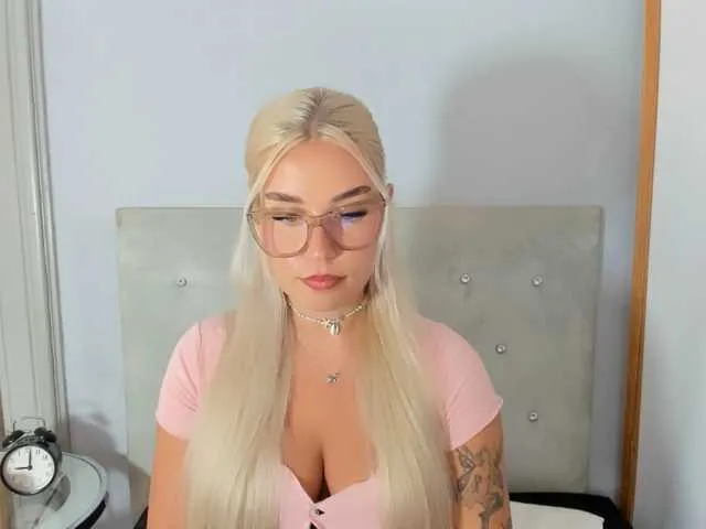 Live sex webcam photo for KristyQueen #291448280