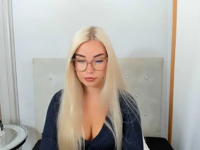 Live sex webcam photo for KristyQueen #291518905