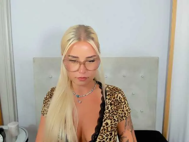 Live sex webcam photo for KristyQueen #291671165