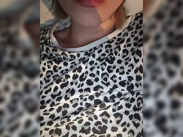 Live sex webcam photo for KristyVegas #290836118