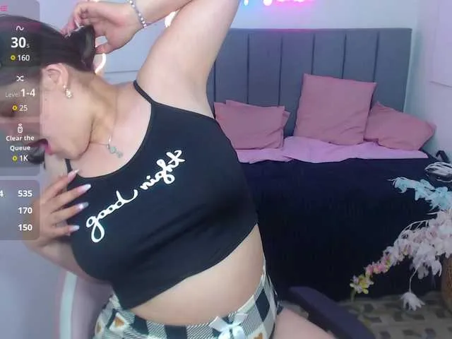 Live sex webcam photo for Krysstal-tay #290375995