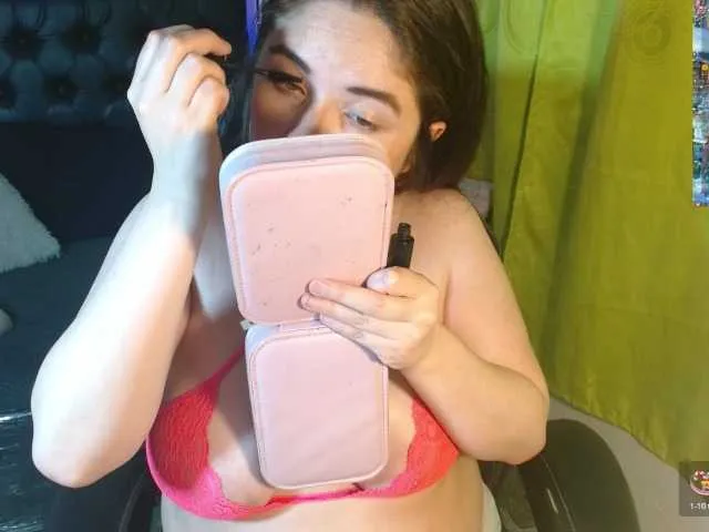 Live sex webcam photo for KrystalAdams #292341989