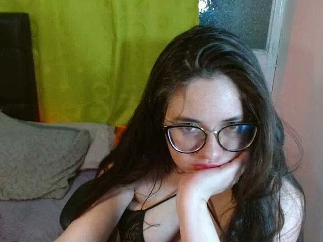 Live sex webcam photo for KrystalAdams #292446876