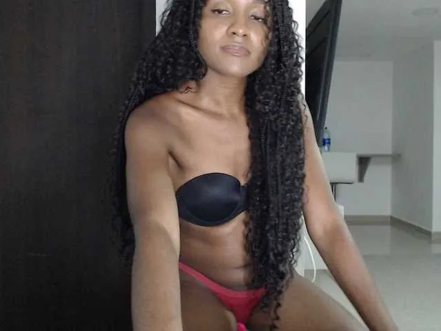 Live sex webcam photo for KrystalMilani #293787002
