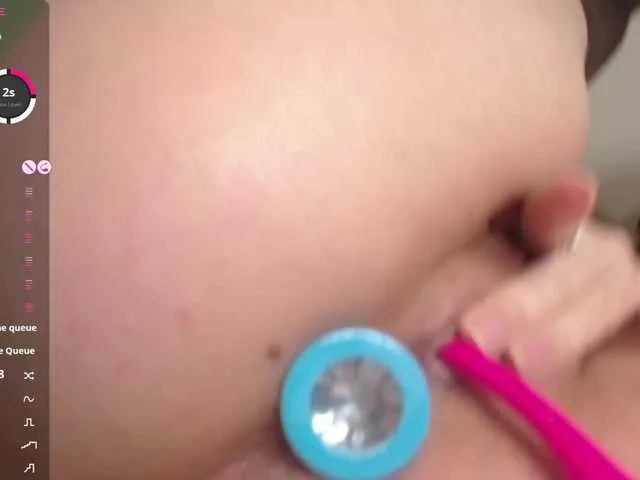 Live sex webcam photo for KrystalSexxx #290765478