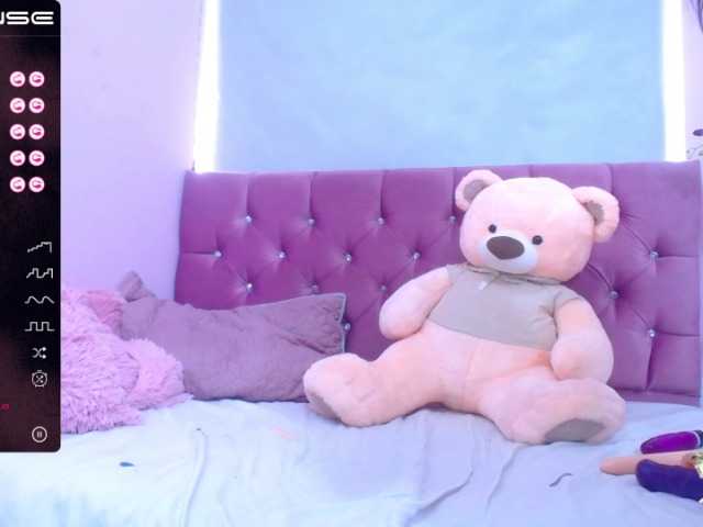 Live sex webcam photo for Kuromi- #273933820