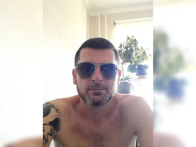Live sex webcam photo for Kvv333a #291843506