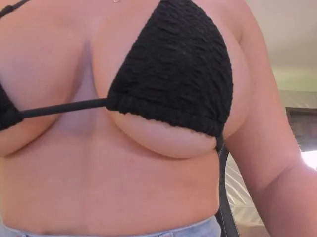 Live sex webcam photo for KylaMorrison #293274399