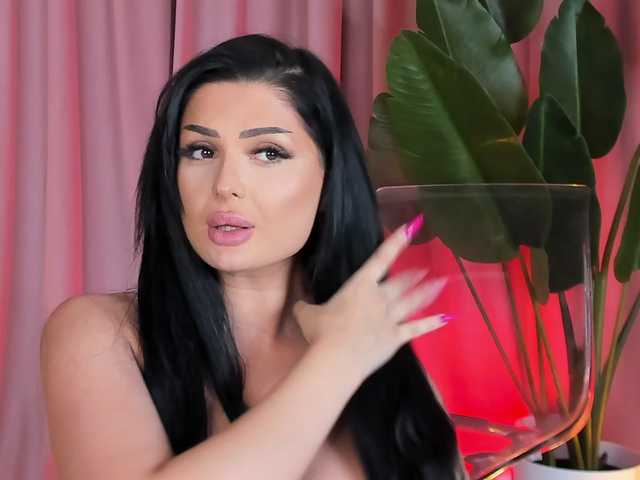 Live sex webcam photo for KylieKroft #292062067