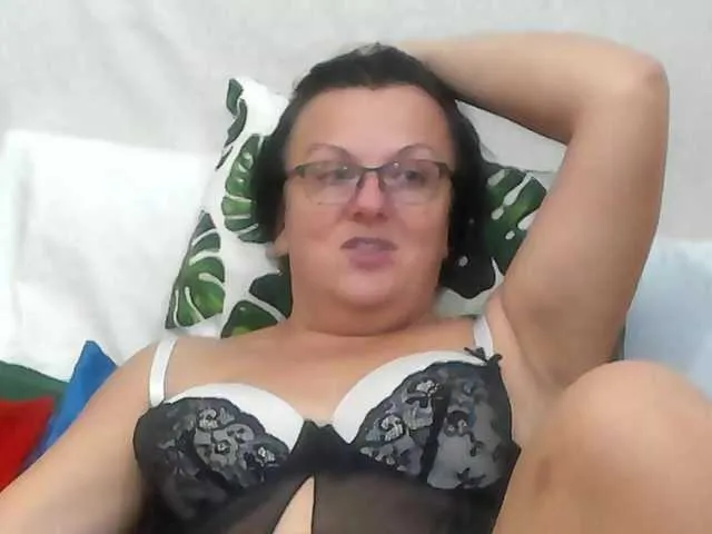 Live sex webcam photo for KyliePage1 #292225167