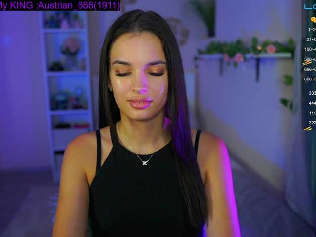 Live sex webcam photo for KylieQuinn018 #276013524