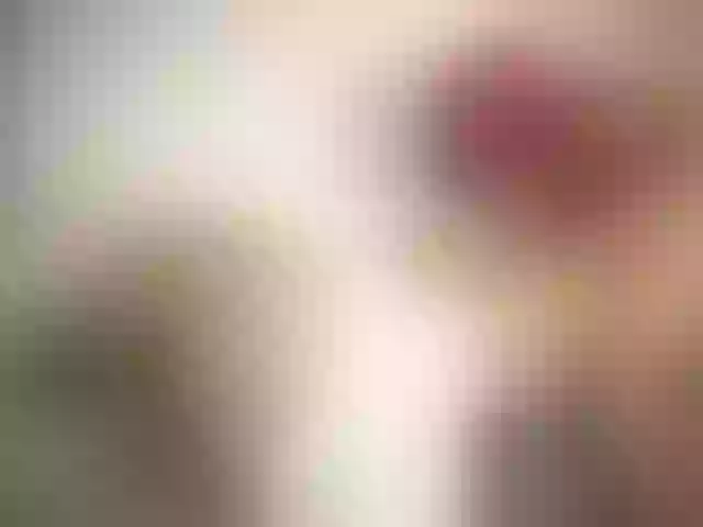 Live sex webcam photo for KylieSweet1 #290502027