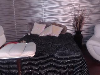 Live sex webcam photo for KylieeCooper #222495203