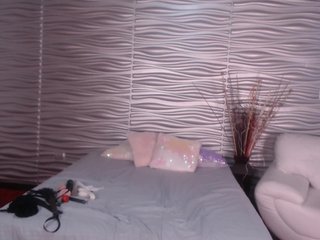 Live sex webcam photo for KylieeCooper #228826563