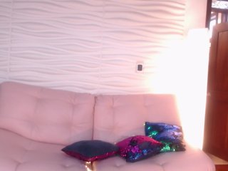 Live sex webcam photo for KylieeCooper #237776916