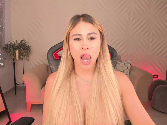 Live sex webcam photo for KylieeCooper #291502709