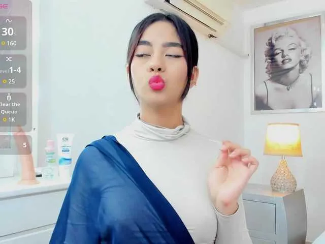 Live sex webcam photo for Kyraaa #291612140