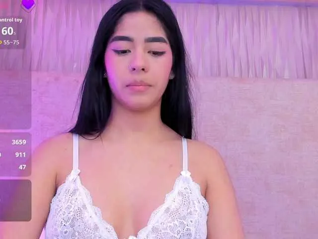 Live sex webcam photo for Kyraaa #291780802