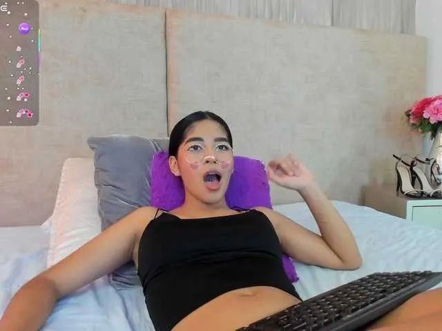 Live sex webcam photo for Kyraaa #291855793