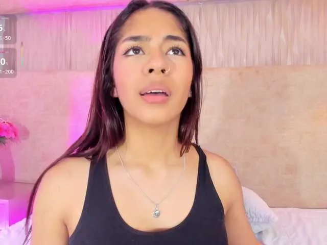 Live sex webcam photo for Kyraaa #292251192