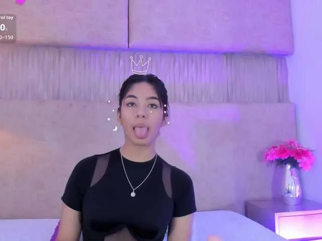 Live sex webcam photo for Kyraaa #292311177