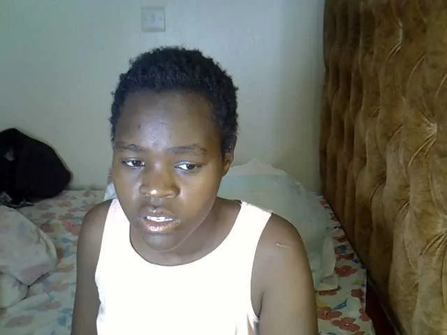 Live sex webcam photo for L-isa #292035640