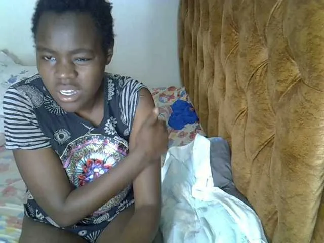 Live sex webcam photo for L-isa #292066870