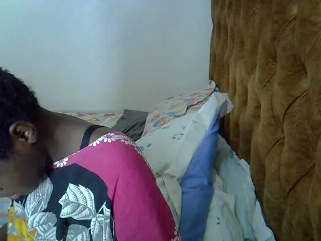 Live sex webcam photo for L-isa #292141034