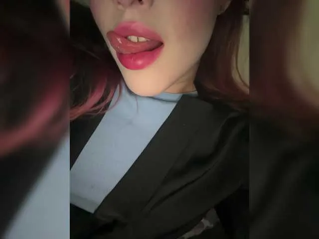 Live sex webcam photo for L0lly-D0lly #291573706