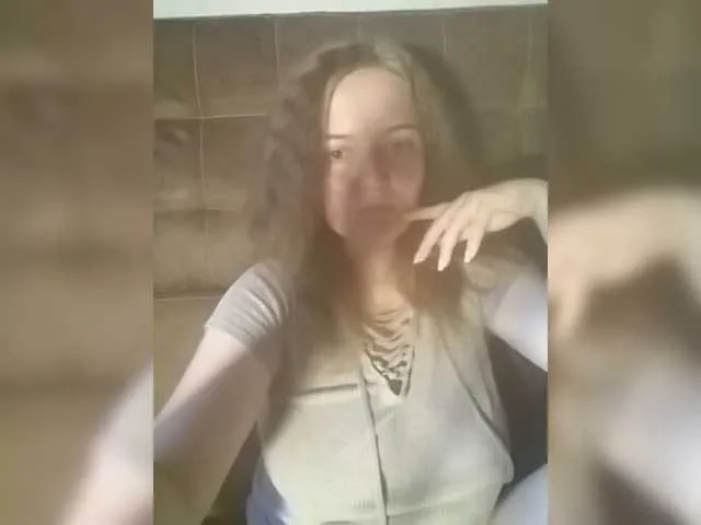 Live sex webcam photo for L0ren #273900255