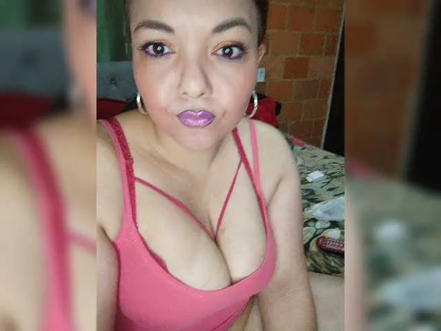 Live sex webcam photo for LABICHOTA1028TQM #275998952