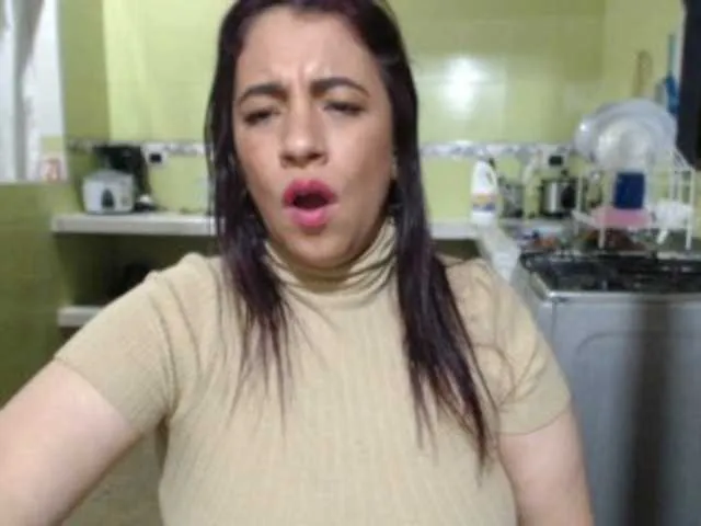 Live sex webcam photo for LAURA-CRAIZY #275660706