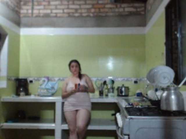 Live sex webcam photo for LAURA-CRAIZY #275954032