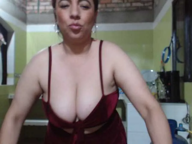 Live sex webcam photo for LAURA-CRAIZY #276196839