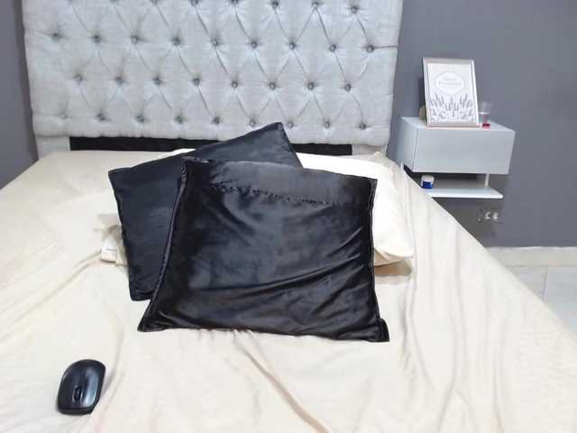 Live sex webcam photo for LAURASOFIIA #272247982