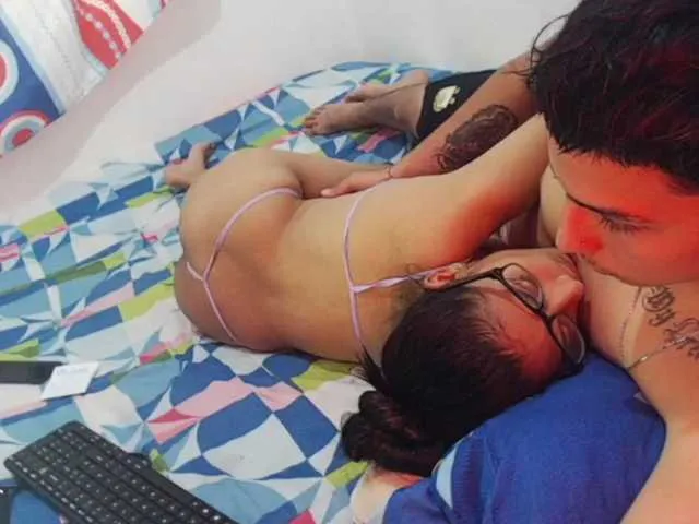 Live sex webcam photo for LAUREN-SEBAS #274534461