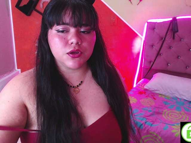 Live sex webcam photo for LETTY-BBW #272990656