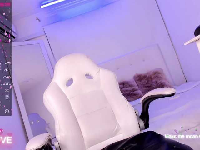 Live sex webcam photo for LIA-DREAMFIRE #275922354