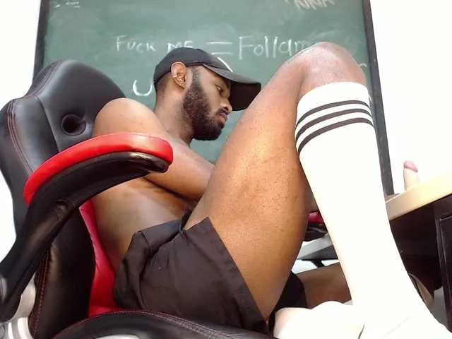 Live sex webcam photo for LIAMBROWNN #274139810