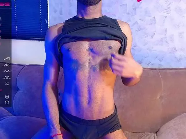 Live sex webcam photo for LIAMBROWNN #274159389